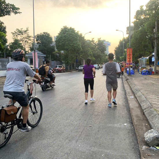 The walking and cycling rate in Vietnam is below 1%